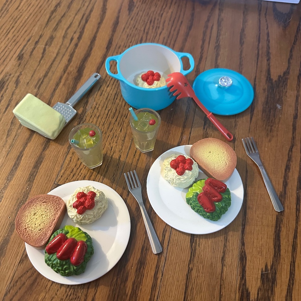 American Girl Spaghetti Dinner for Two for 18" Dolls
